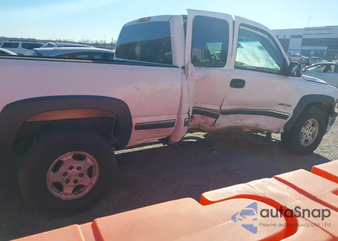 2002 Chevrolet Silverado 1500 Ls z USA, uszkodzony, nr VIN 2GCEK19T421303082